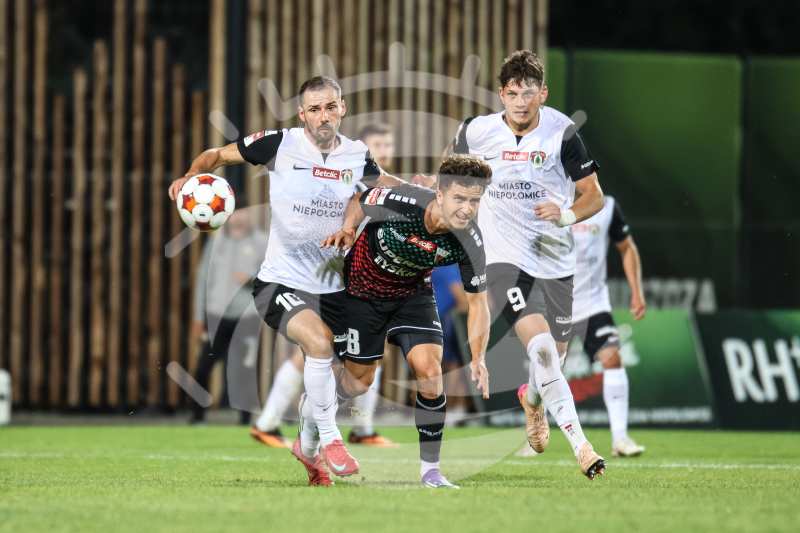 Piłka Nożna: Betclic 1 Liga. Puszcza Niepolomice - GKS Tychy. - Agencja Fotograficzna